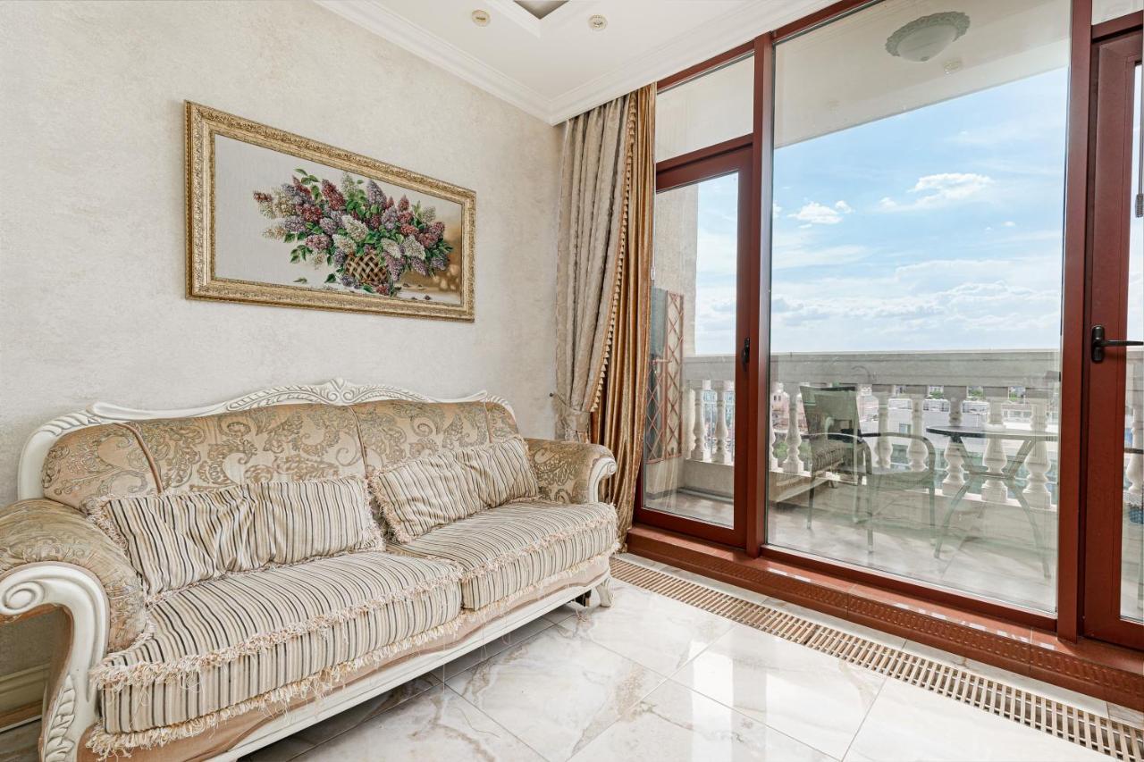Greek Street Deluxe Apartment Odessza Kültér fotó